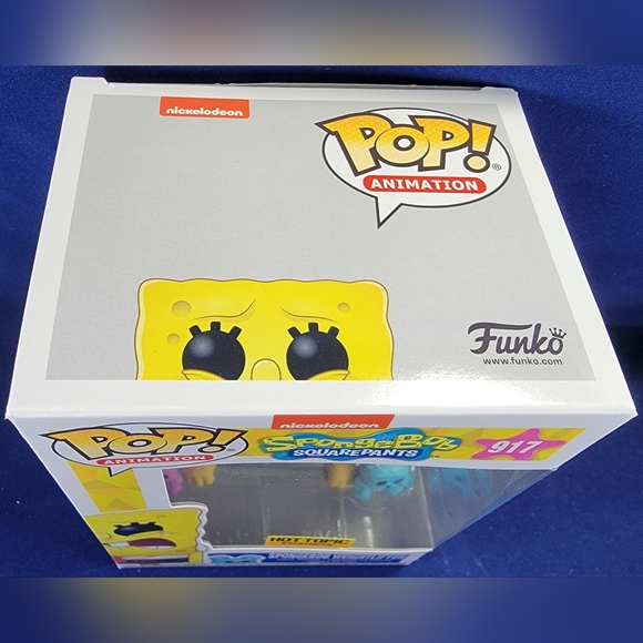 SpongeBob weightlifter hot topic exclusive funko # 917 (nib) with pop protector - Picture 4 of 7